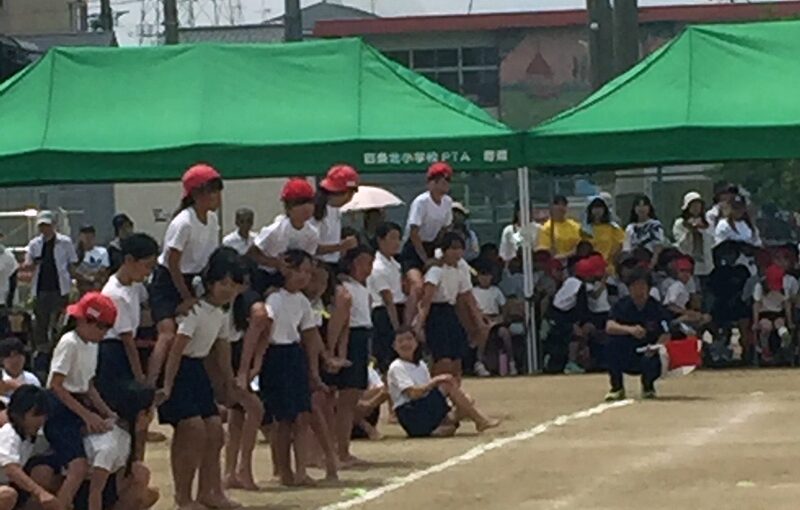 小学校の運動会テント