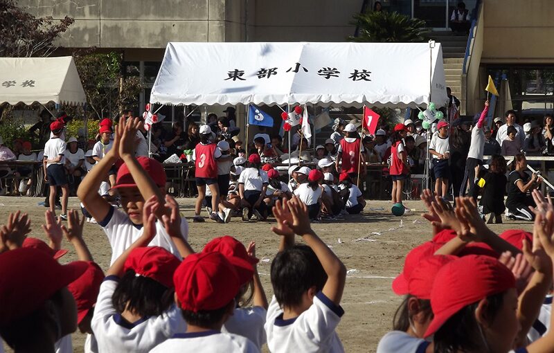 小学校の運動会テント