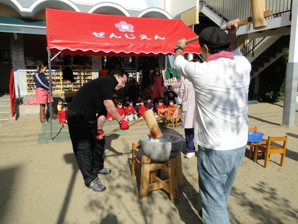 社会福祉法人 雙樹苑 善児園様 イベント集会テント(定番品)軒高200cmで設営した事例