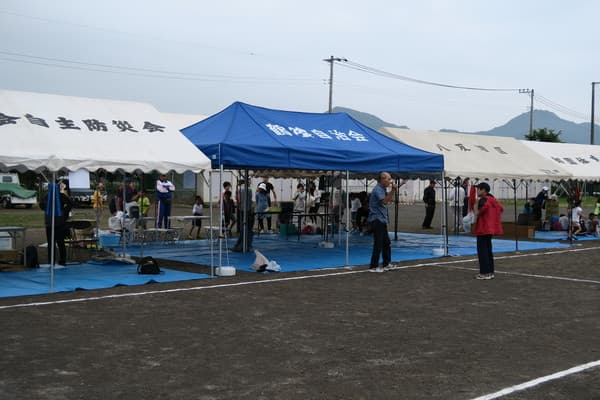 三島市鶴喰自治会様 クイックテント(オールアルミフレーム)で設営した事例