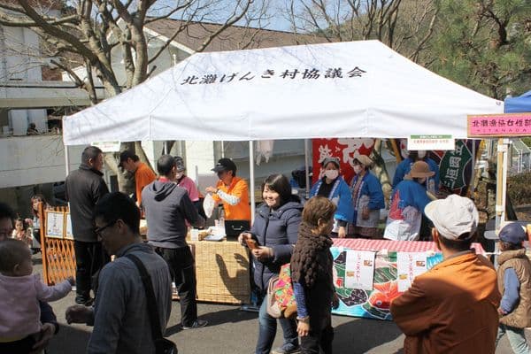 北灘げんき村協議会様 かんたんてんと3(アルミフレーム)で設営した事例