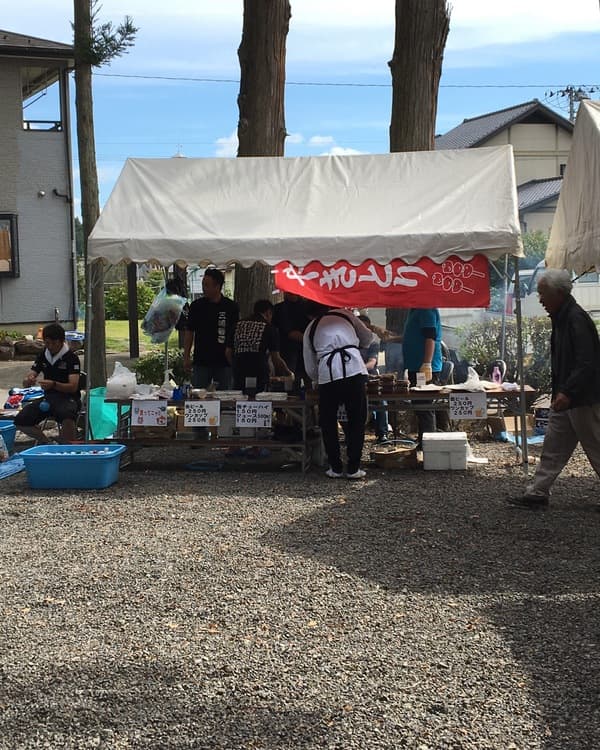 ネモト衣料店様 イベント集会テント(定番品)軒高200cmで設営した事例