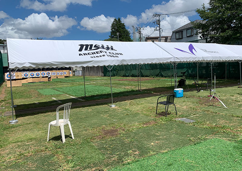 校名+校章 実例（明治大学体育会アーチェリー部の使用シーン）