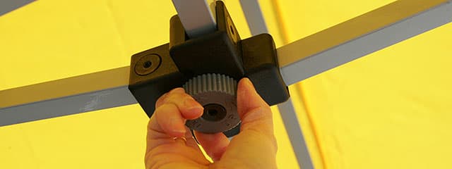 天幕の張りを調整可能